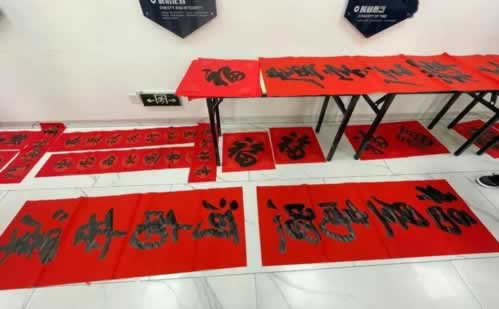 在黑网被黑流水不足不给提款.文章开头语(图)